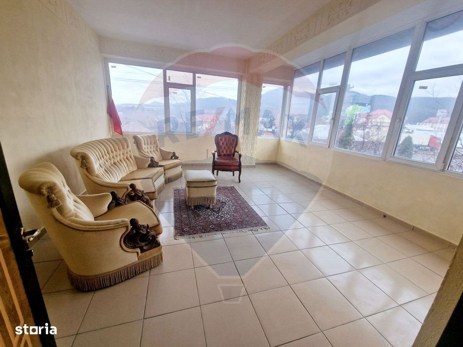 Vilă spațioasă de închiriat – 1 Mai, Piatra Neamț