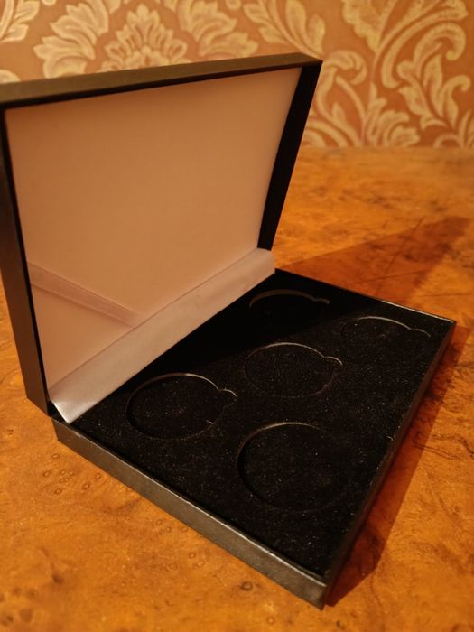 Футляры для монет