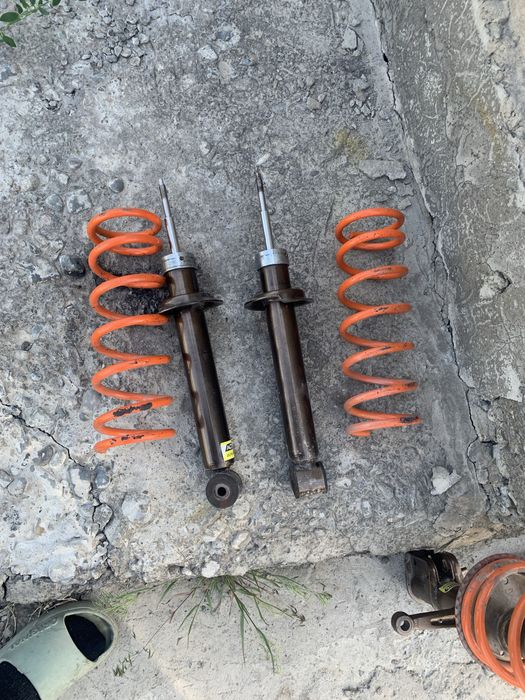 Продам заниженые амортизаторы