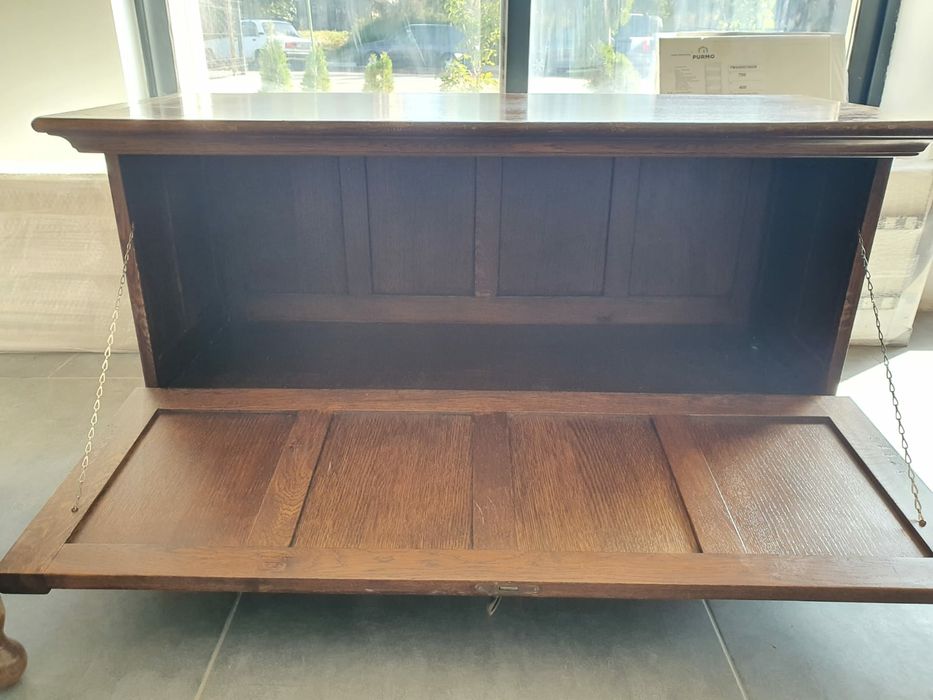 Мебели от масив много яки.