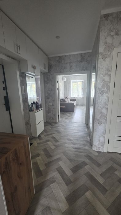 Продам квартиру в центре.