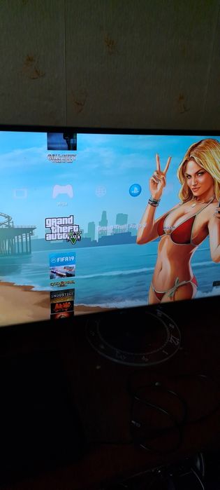 Сони 3 более 25 играми.