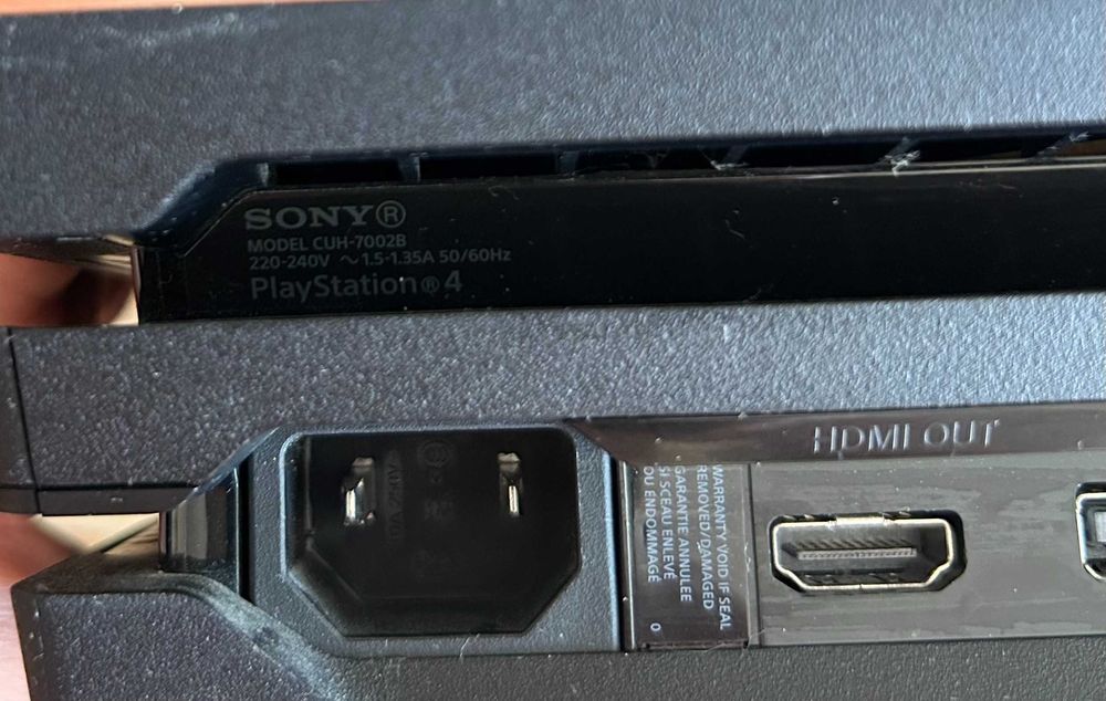Sony PlayStation 4 Pro 1TB Jet Black (CUH-7002B) + джойстик + HDMI + захранване