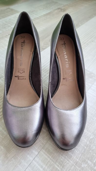 Pantofi argintii