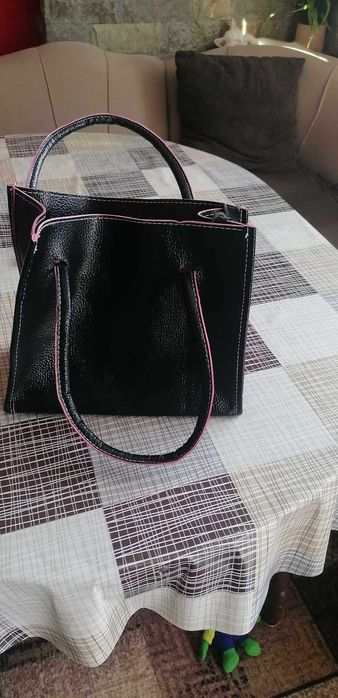 Черна дамска чанта