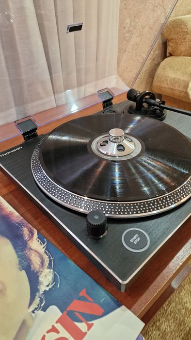 Виниловый проигрыватель Thomson,полуавтомат