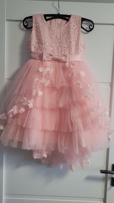 Rochita eleganta cu trena