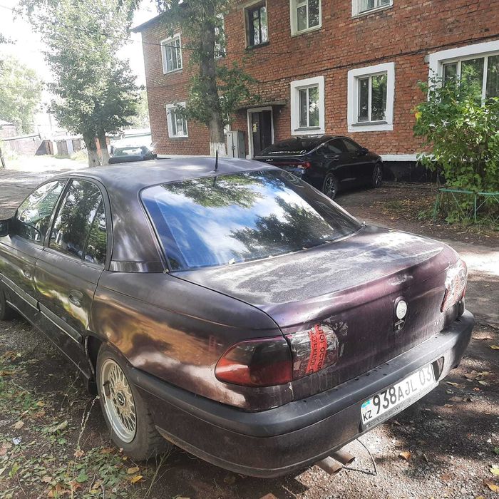 Опель  Омега б. 94г