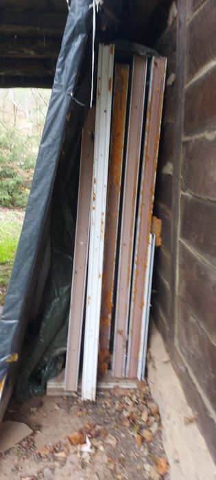 Ferestre termopan cu trei sticle.32 mp in total.