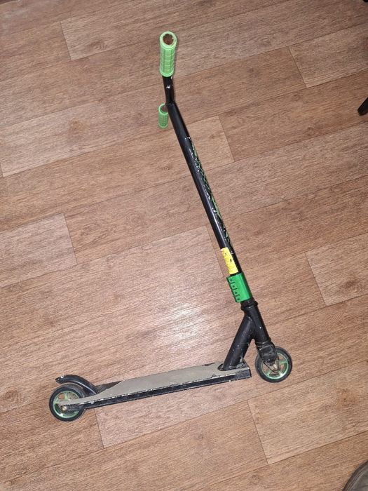 Продам детский самокат б/у