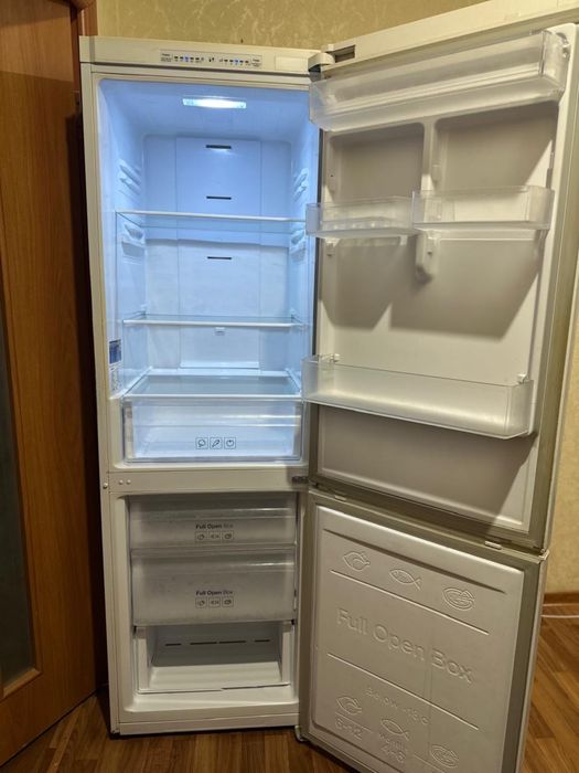 Продам Холодильник Samsung