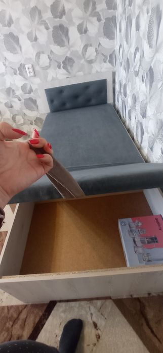 Продам односпальную кровать