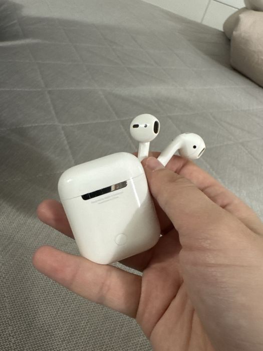 Наушники Airpods