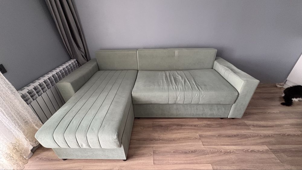 Продам диван угловой