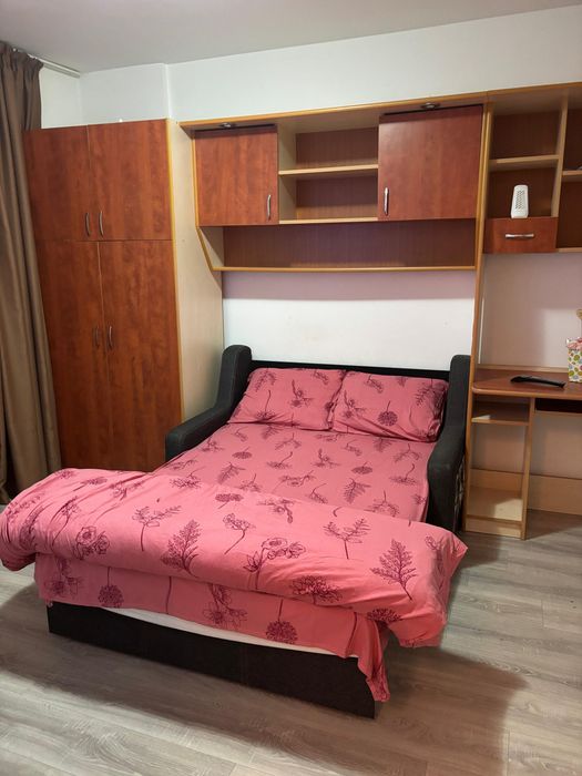 Inchiriez apartament  2 camere decomandat langa sc nr 2