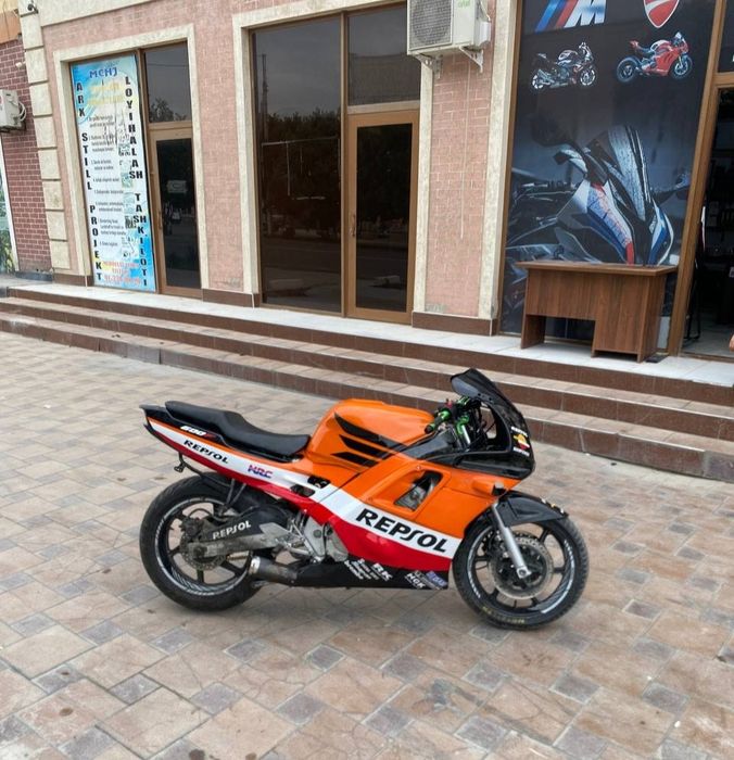 Honda cbr 600 f2