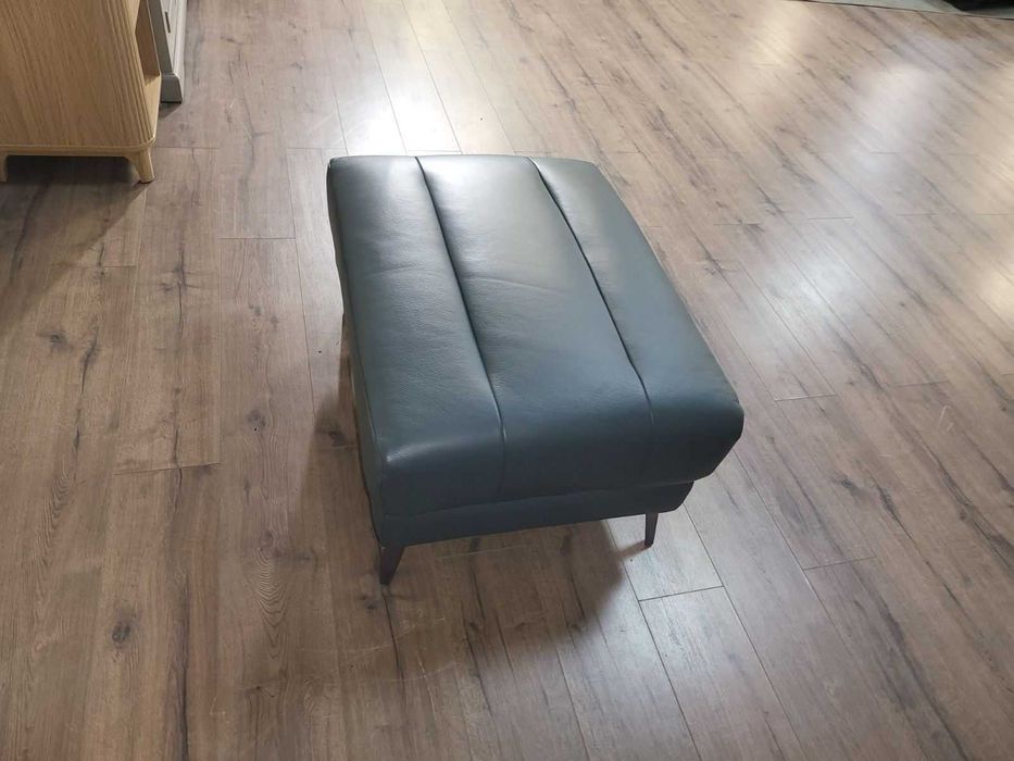 Тюркоазена кожена табуретка