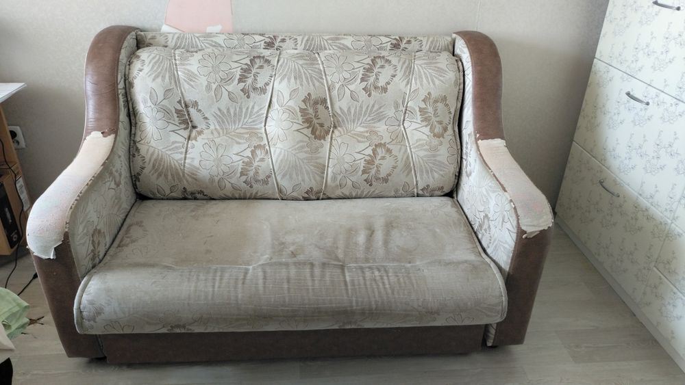 Продам диван, б/у