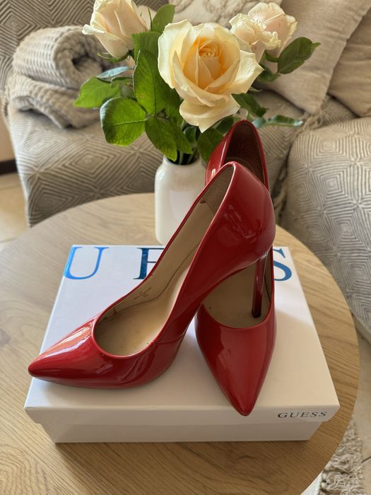 Кожени червени обувки  GUESS