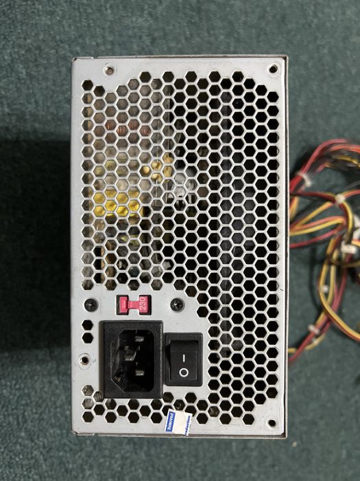 Блок питания FSP Group Inc., модель ATX-350PN.