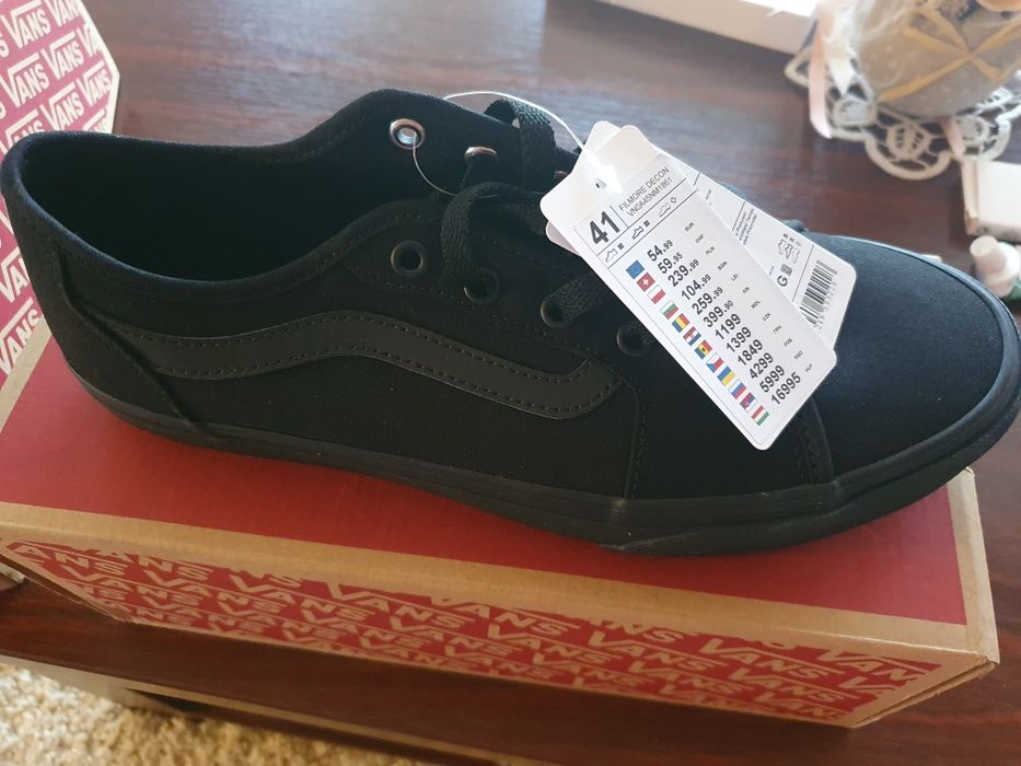 Vand tenisi noi Vans nr.41