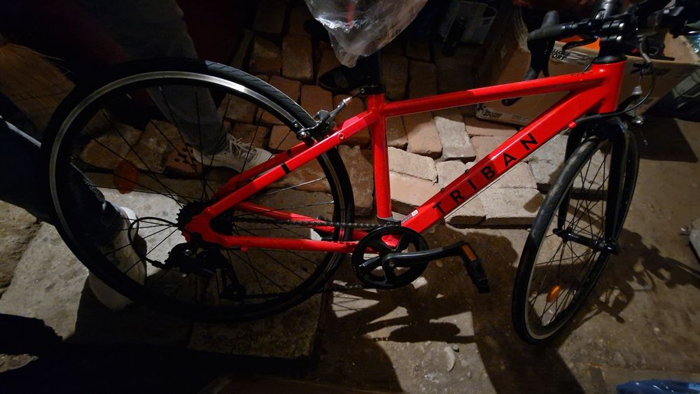 Vând Bicicletă Șosea Triban (Decathlon) – Stare Ca Nouă