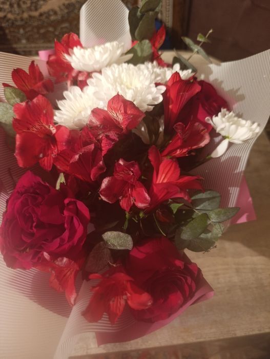 Продам два букета.