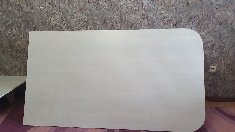 Срочно продаётся стол