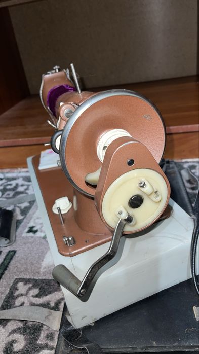 Швейная машинка СРОЧНО