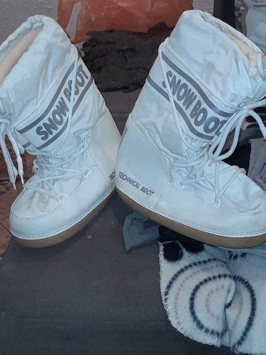 Продаю женские сапоги