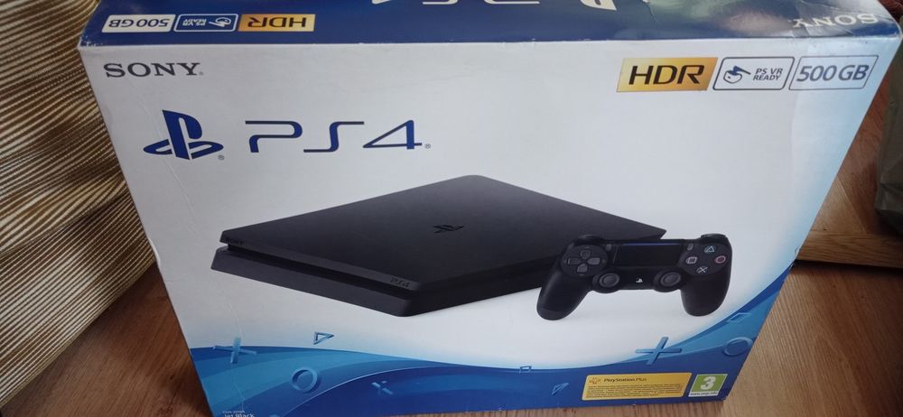 Pachet PlayStation 4 slim plus 4 jocuri -  PS4