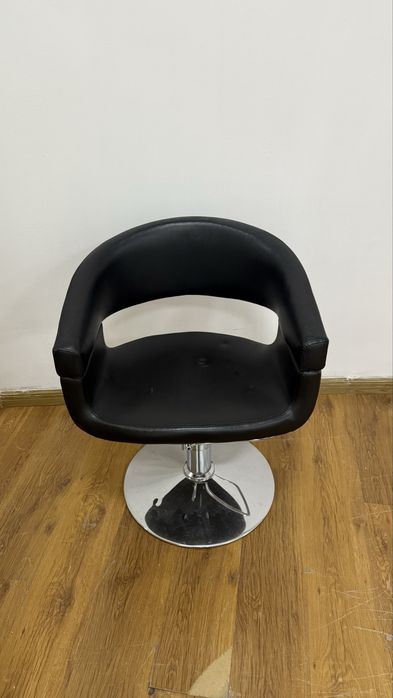 Продам салонное кресло