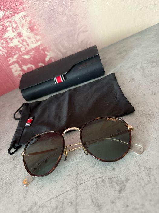 Слънчеви очила carera