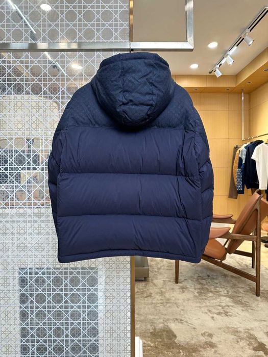 Geaca Louis Vuitton cu umplutura de puf Premium