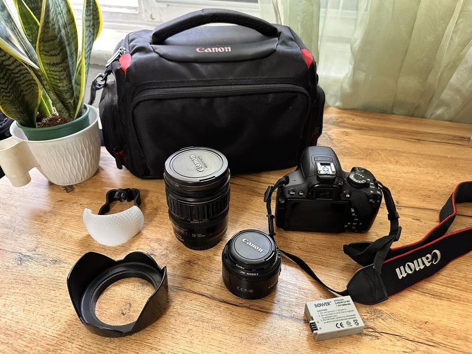 Canon 650D с двумя крутыми объективами,большой комплект, см описание