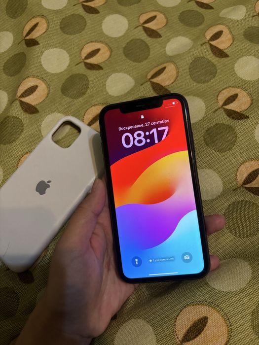 Продам iPhone 11