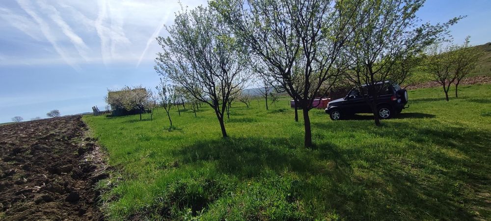 Téren intravilan de vanzare