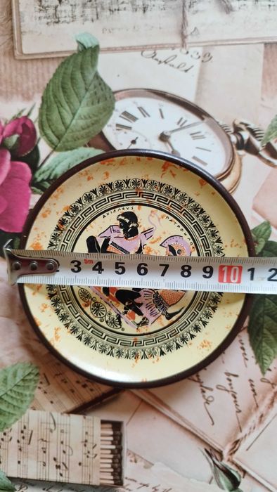 Декоративна чиния от Гърция