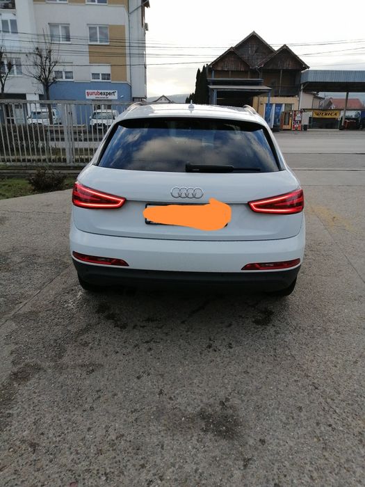 Vând Audi Q3 2014