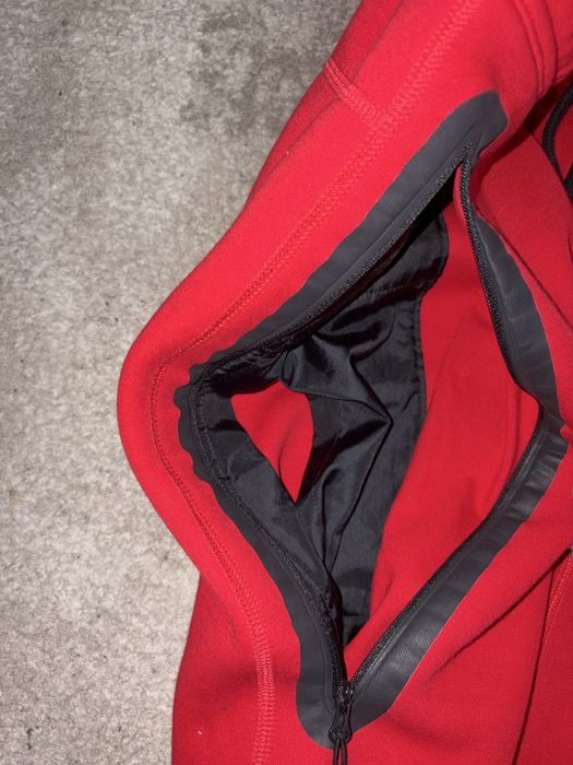 Pantaloni Nike tech rosii