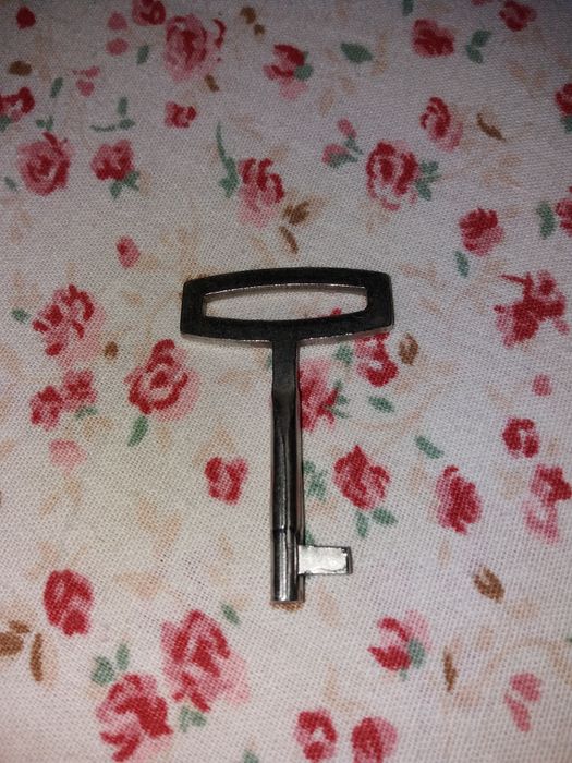 Ключ от  серванта