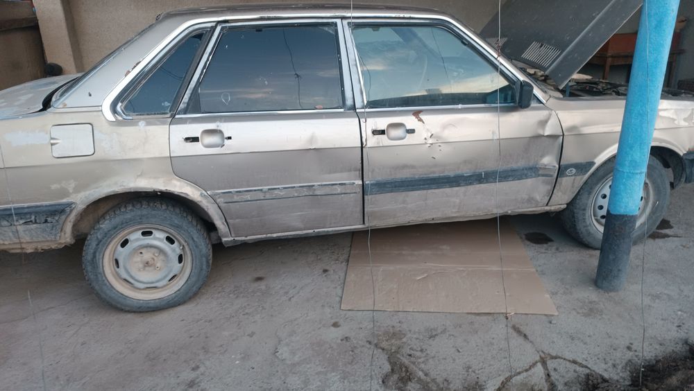 продам машину Ауди 80
