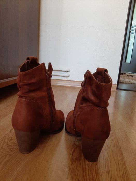 Ghete dama, piele întoarsă,