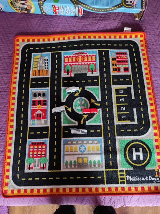 Детско килимче с 4 бр. колички