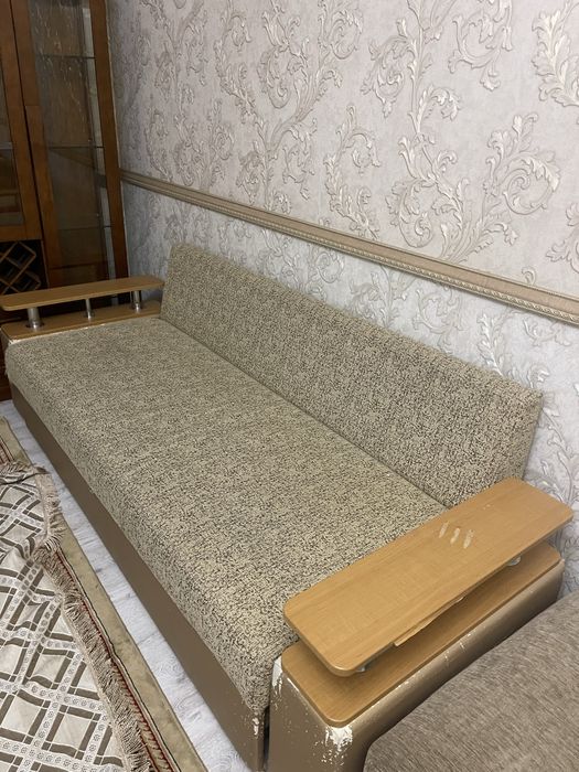 Диван , чистый  , не раскладной