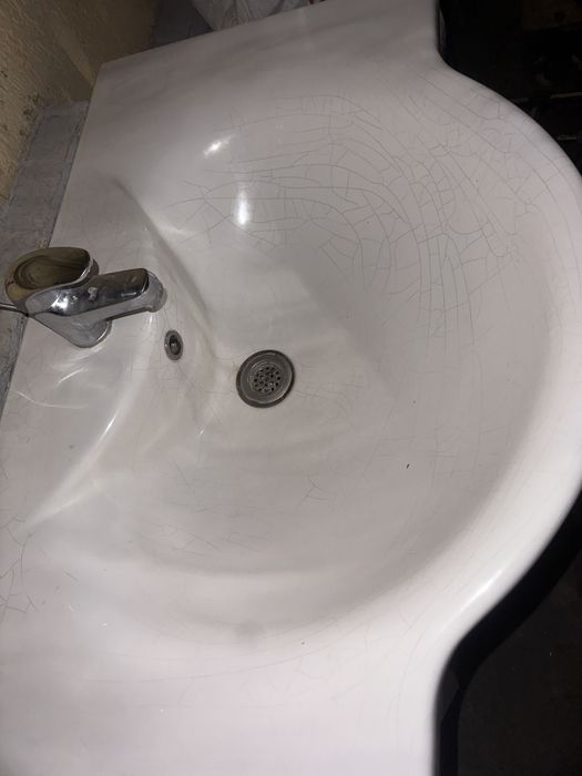 Раковина с тумбочкой