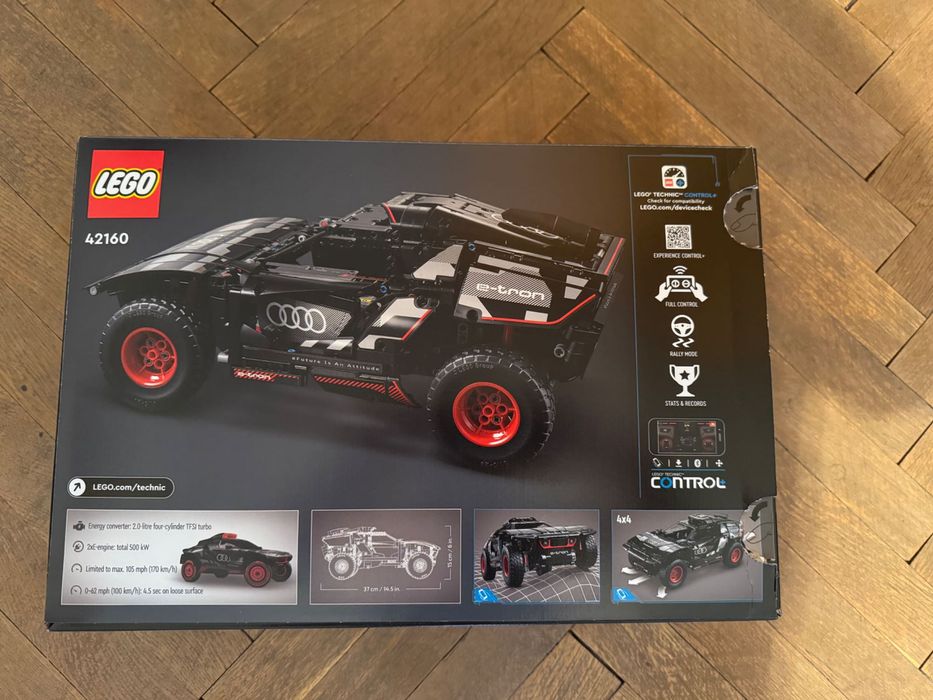 Продавам Lego Audi RS Q-e tron 42160