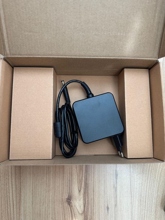 Докинг станция Bluebuilt с кабел/сив цвят