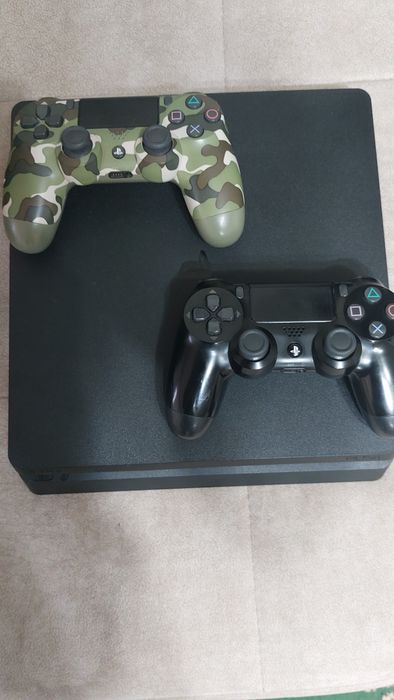 Продам игровую приставку PS4 slim