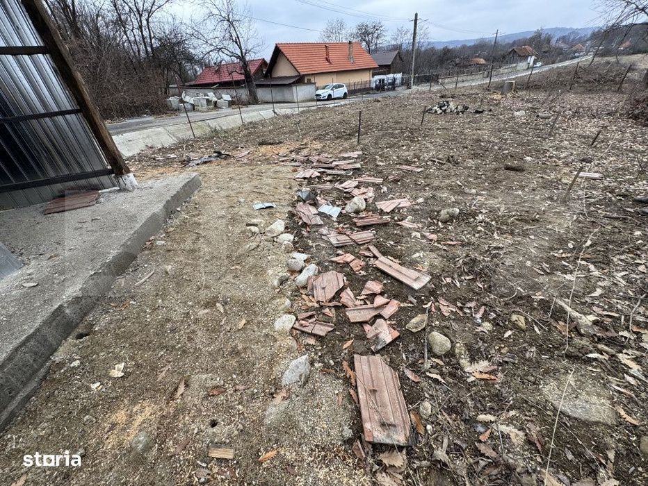 Teren intravilan de vanzare, 400 mp, zona Stroiesti